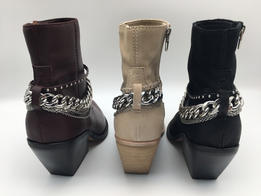 Gaun wanita kulit nappa hitam lembut sepatu bot rendah dengan ritsleting YKK, desain logam cincin-d, tumit kayu solid persegi