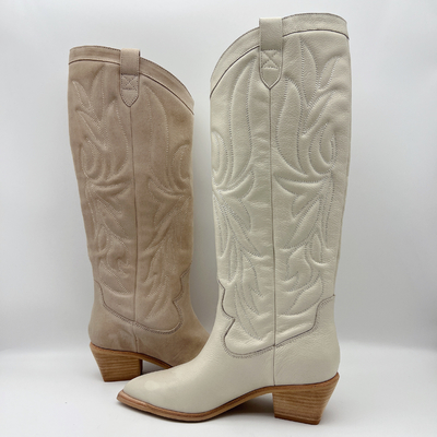 Sepatu Bot Kulit Wanita Nyaman Tahan Air Off White