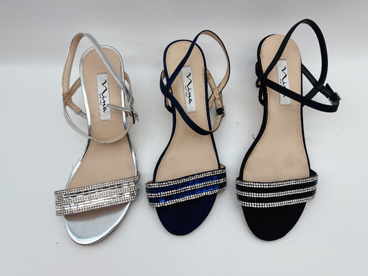 Sandal Kulit Perak Wanita OEM OEM, Sepatu Hak Rendah Nyaman Dengan Satu Tali