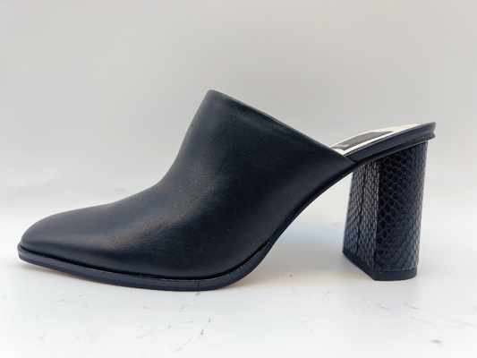 Sepatu Atas One Piece Kulit Nappa Lembut Hitam Sepatu Pompa Ujung Persegi