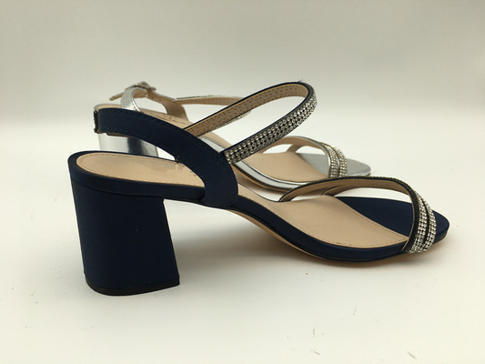 Open Toe Soft Suede Black Leather Strap Sandals Dengan Desain Batu Permata