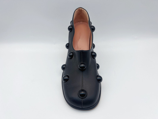 Sepatu Pumps Wanita Kulit Nappa Lembut Hitam Sepatu Hak Rendah Dengan Mosaik Jamur