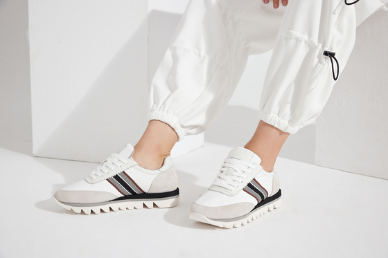 Sepatu Santai Wanita Kulit Lembut 3mm Flat White Slip On Sepatu Atletik