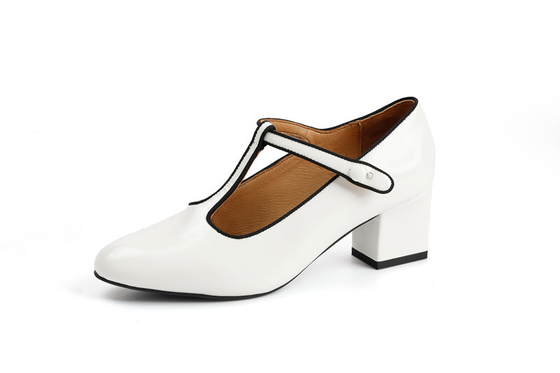 Sepatu Pump Wanita Kulit Hitam Putih Ujung Poited Toe Tertutup Dengan Hak Abs 2cm