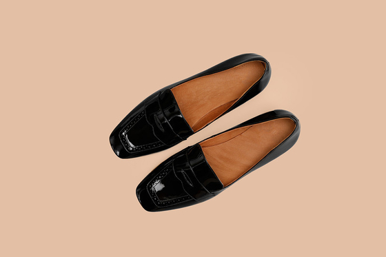 Sepatu Pump Wanita Hak Rendah 2cm Sepatu Kulit Paten Lembut Nyaman