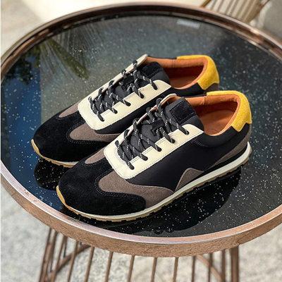 Sepatu Olahraga Atletik Tahan Lama Non Slip Sepatu Tenis Kulit Lembut Hitam