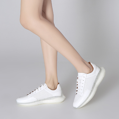 Sepatu Olahraga Atletik Fashion Hitam / Putih Wanita Sepatu Tenis Ringan Bernapas