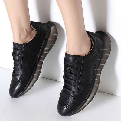 Sepatu Olahraga Atletik Fashion Hitam / Putih Wanita Sepatu Tenis Ringan Bernapas