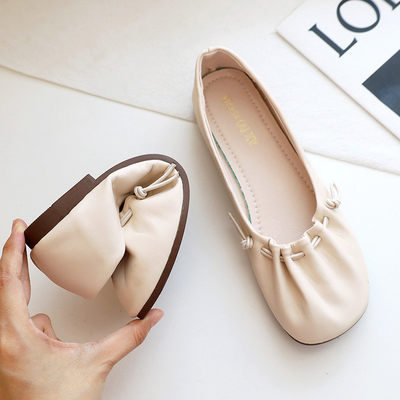 Sepatu Flat Balet Lembut Warna Solid, Sepatu Flat Karet Berkerut Kaki Persegi Putih Wanita