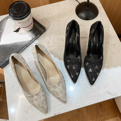Wanita Sepatu Hak Tinggi Renda Cetak Musim Panas Ringan Sepatu Tunggal Mulut Dangkal Stiletto untuk Wanita Elegan Sepatu Hak Tinggi