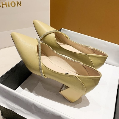 Desain baru musim semi fashion menunjuk sepatu tunggal wanita kasual sepatu kulit 4cm Hak persegi wanita sepatu kantor yang elegan