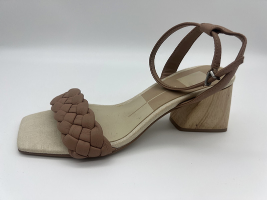 Tan Woven Ladies Sandal Kulit Lembut Peep Toe Dengan Gesper Logam