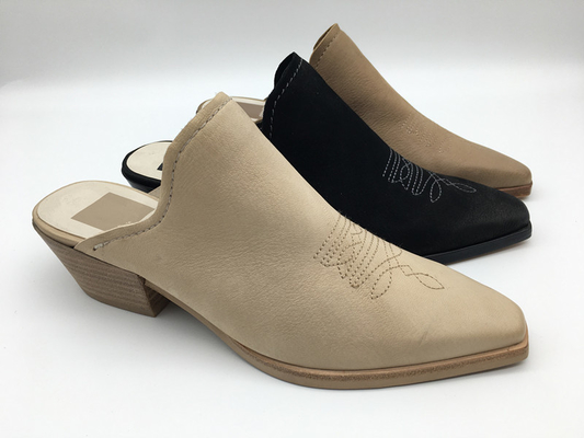 Sepatu Kulit Lembut Dua Warna Sepatu Hak Rendah Ujung Tertutup Sepatu Ujung Runcing