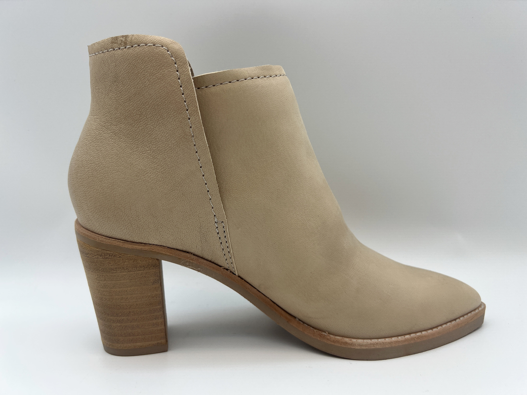 Full Wrap Beige Womens Leather Dress Shoes Outsole TPR Nyaman Dengan Lateks yang Dapat Dipakai