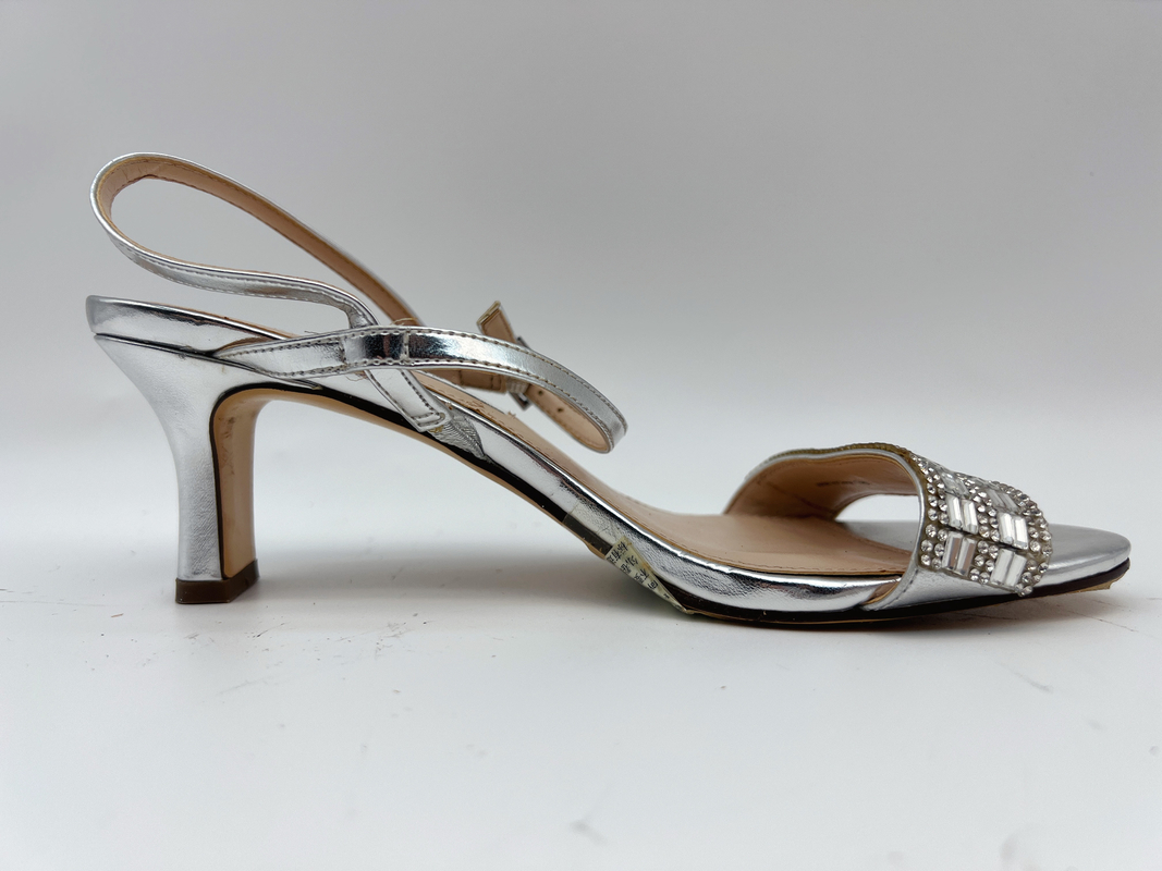 Sandal Kulit Perak Wanita OEM OEM, Sepatu Hak Rendah Nyaman Dengan Satu Tali