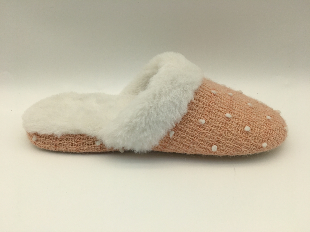 Sandal Wanita Musim Dingin Lembut Fleece Closed Toe Flat Shoes Dengan Soft Knit / Fleece Upper