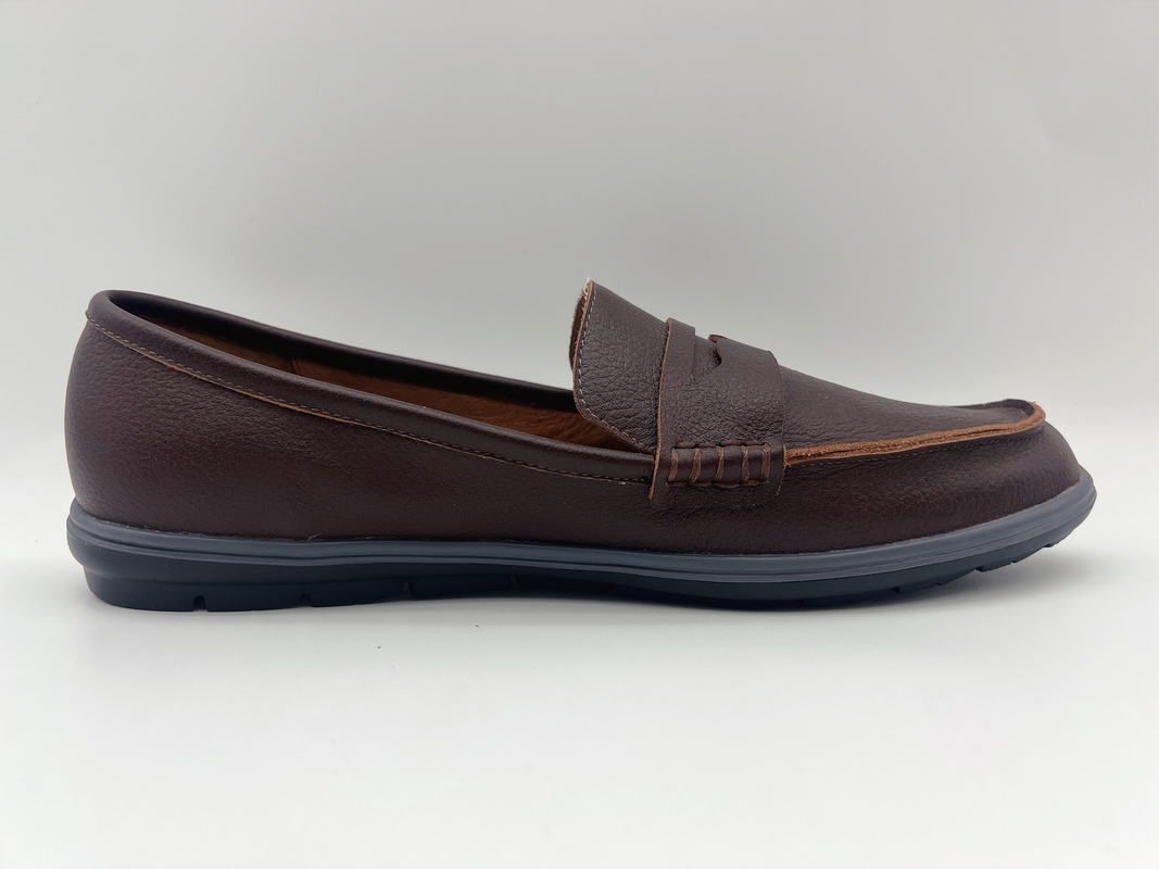 Sepatu Kerja Nyaman Tahan Slip Sepatu Kulit Lembut Dua Warna Wanita Sepatu Kulit Datar