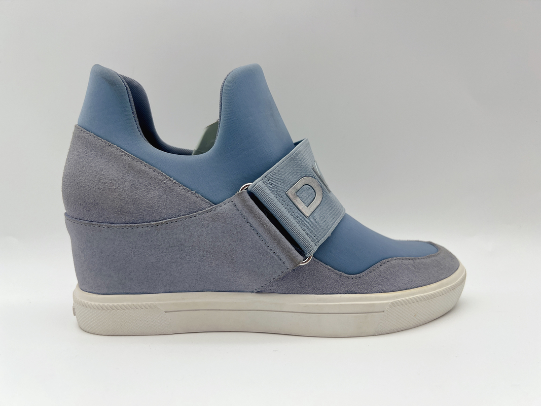 Sepatu Wanita Kulit Nubuck Lembut Nyaman Satu Unit Outsole Karet Dengan Lateks yang Dapat Dipakai